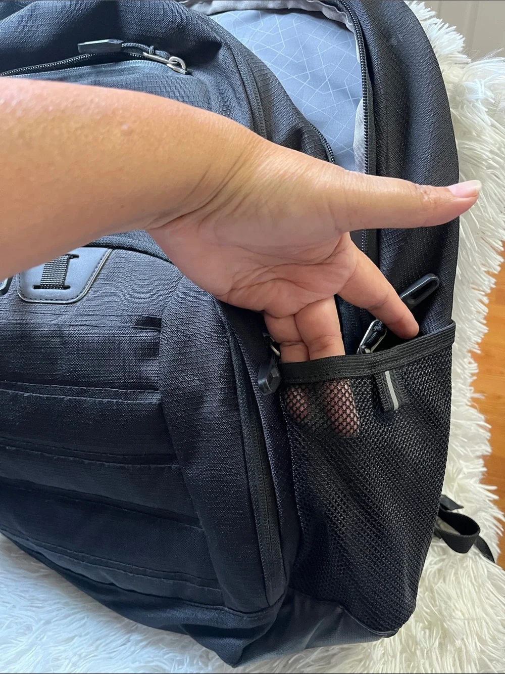 High Sierra Black Men's Backpack with Multiple Zippered Pockets